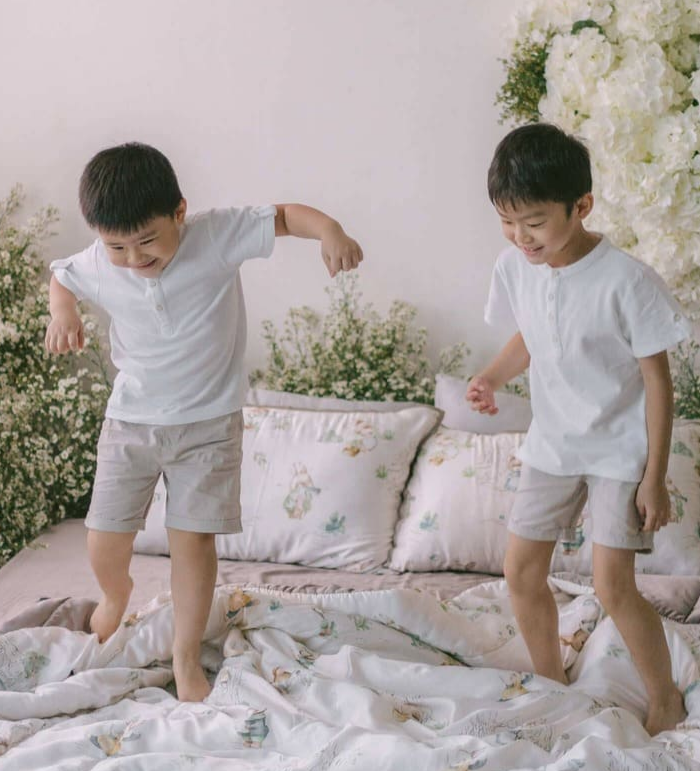 <h1>GIVE THE <br/>LOVE OF COMFORT</h1>