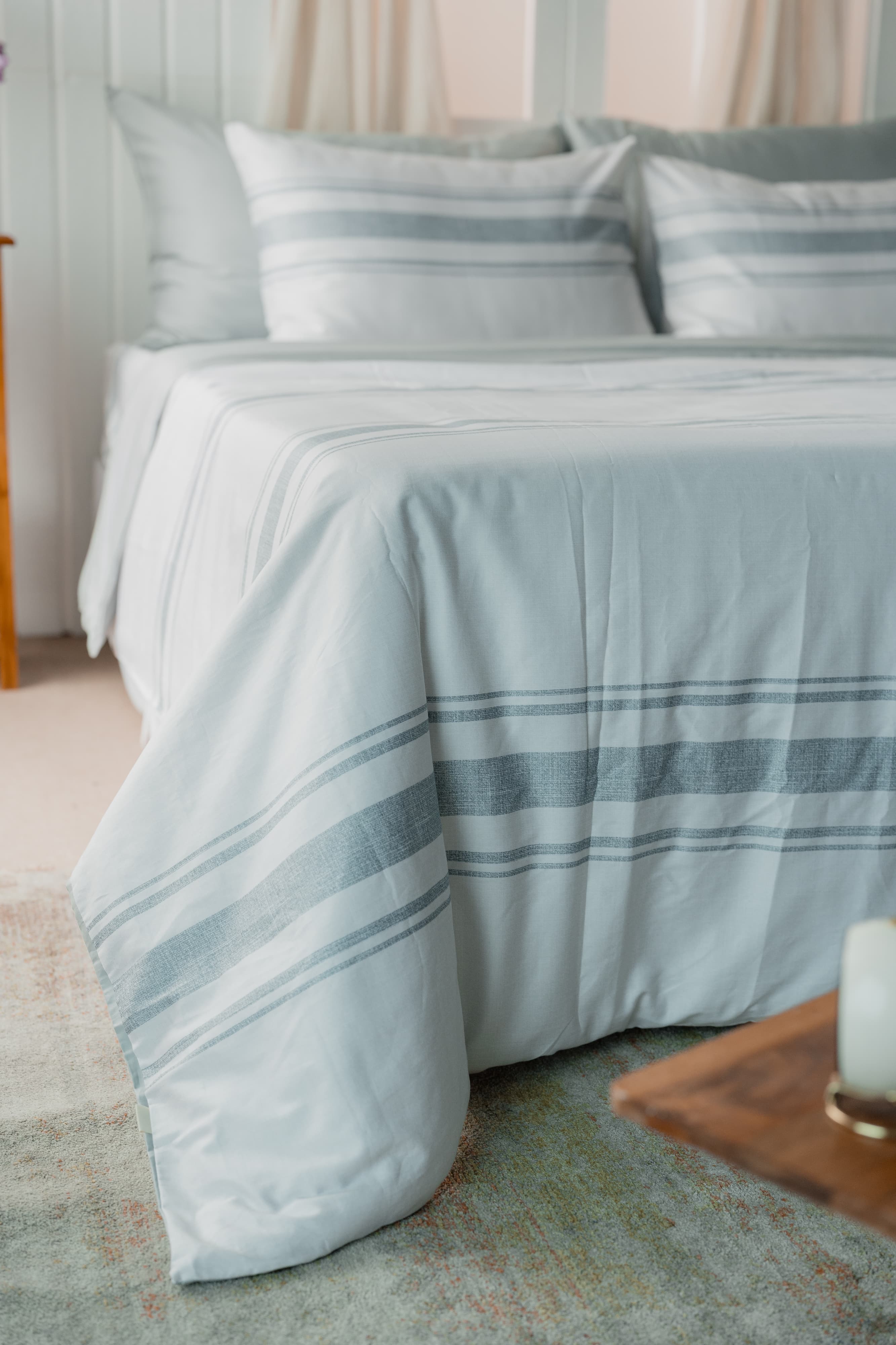 EVERYDAY Egyptian Cotton - Blue Line